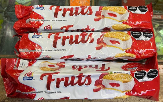 GAMESA FRUTS - Marshmallow and Strawberry filled sandwich cookies, 3-pack, showcasing delicious treats in packaging.